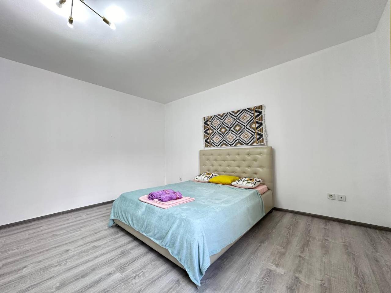 гавань счастья Apartment Almaty